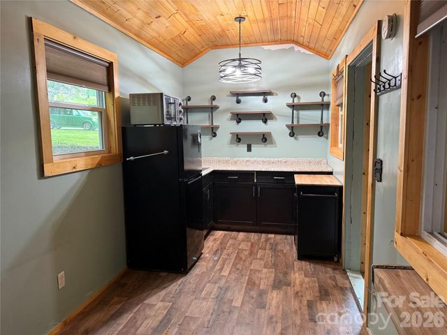 32 Mayfair Drive, Candler, NC 28715