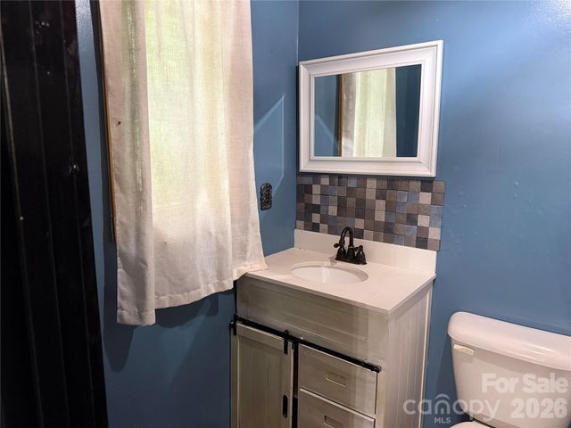 32 Mayfair Drive, Candler, NC 28715