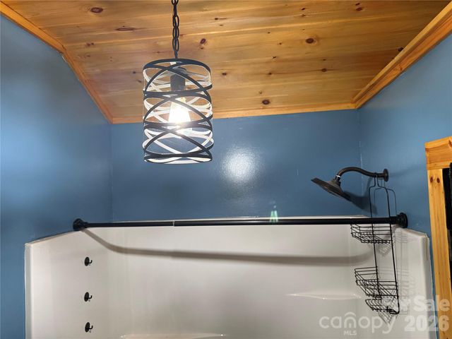 32 Mayfair Drive, Candler, NC 28715