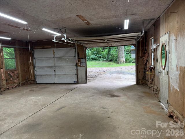 32 Mayfair Drive, Candler, NC 28715