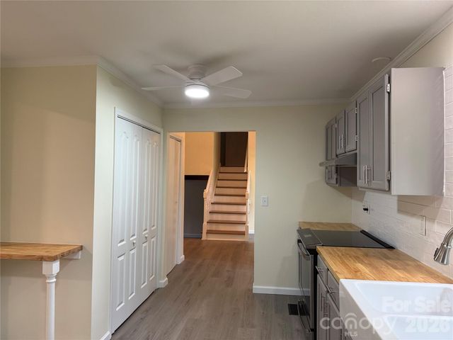 32 Mayfair Drive, Candler, NC 28715