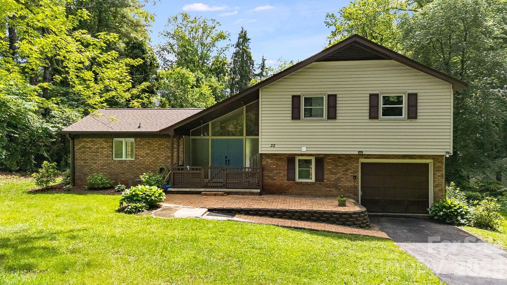 32 Mayfair Drive, Candler, NC 28715