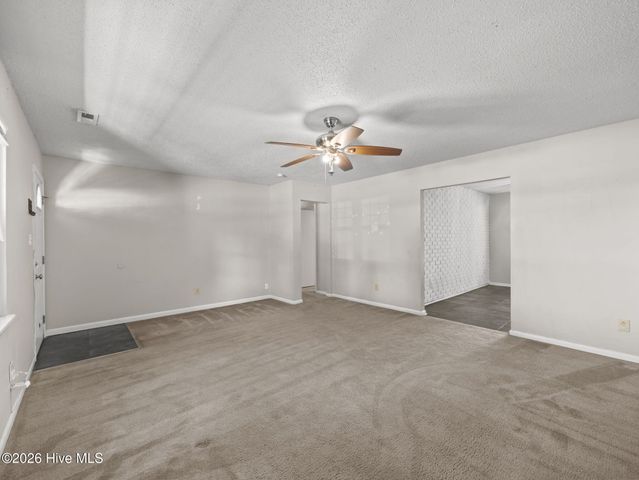 17 Walnut Drive, Jacksonville, NC 28546