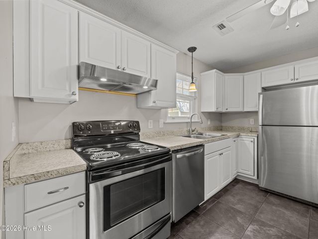 17 Walnut Drive, Jacksonville, NC 28546