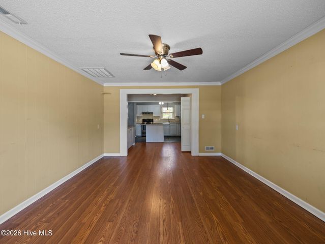 17 Walnut Drive, Jacksonville, NC 28546
