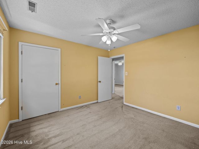 17 Walnut Drive, Jacksonville, NC 28546