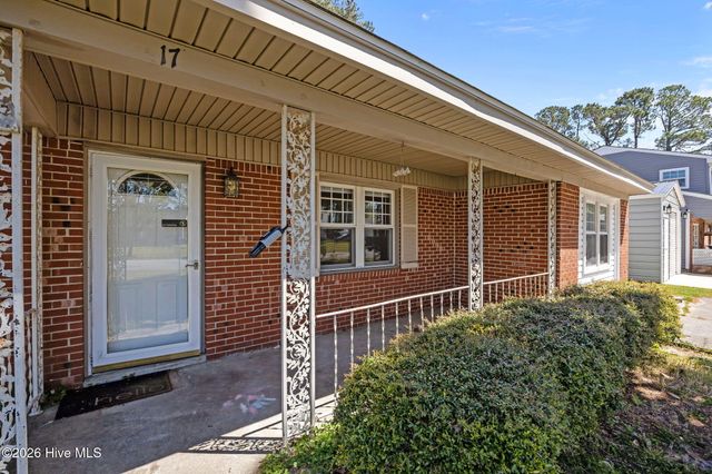 17 Walnut Drive, Jacksonville, NC 28546