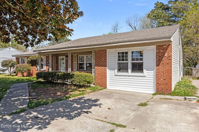 17 Walnut Drive, Jacksonville, NC 28546