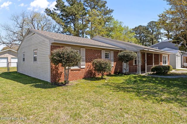 17 Walnut Drive, Jacksonville, NC 28546