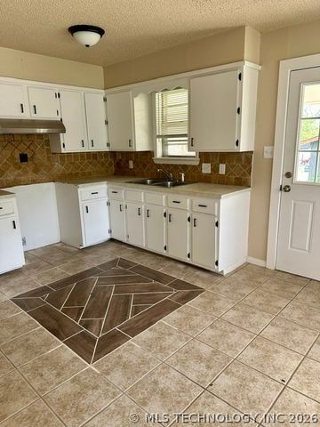 608 NW Lane, Kingston, OK 73439