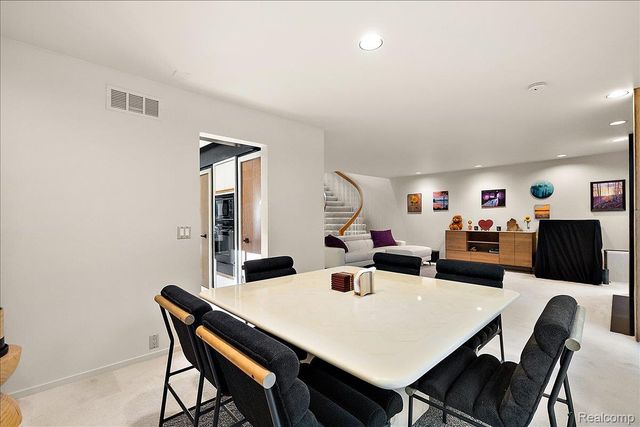 31456 Hunters Circle Drive, Farmington Hills, MI 48334