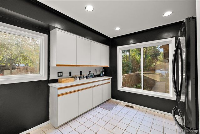 31456 Hunters Circle Drive, Farmington Hills, MI 48334