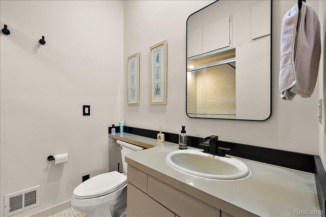 31456 Hunters Circle Drive, Farmington Hills, MI 48334