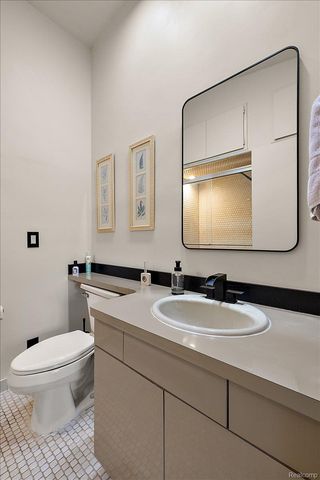 31456 Hunters Circle Drive, Farmington Hills, MI 48334