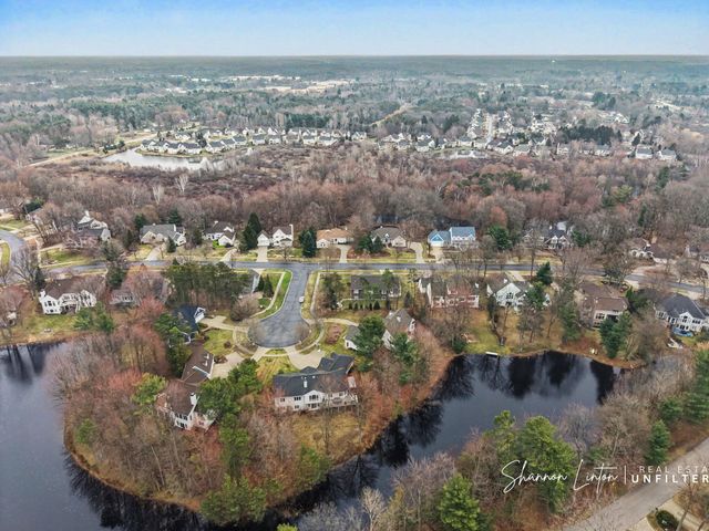 17914 Shallow Springs Court, Spring Lake, MI 49456