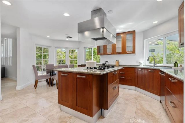 25901 Nellie Gail, Laguna Hills, CA 92653