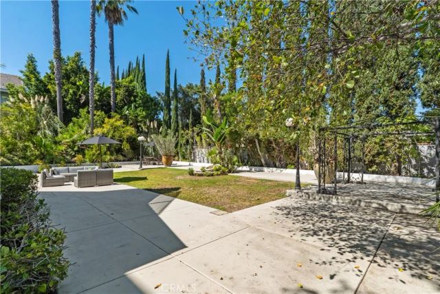 25901 Nellie Gail, Laguna Hills, CA 92653
