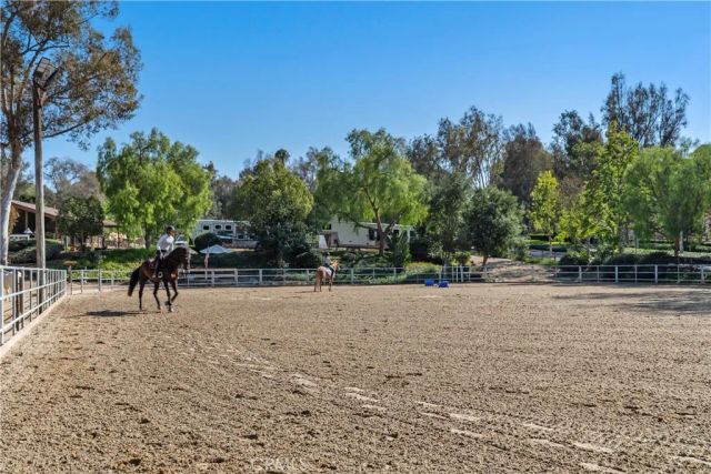25901 Nellie Gail, Laguna Hills, CA 92653