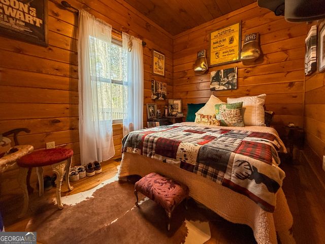 186 Holly Lane, Cleveland, GA 30528