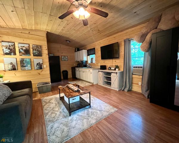 186 Holly Lane, Cleveland, GA 30528