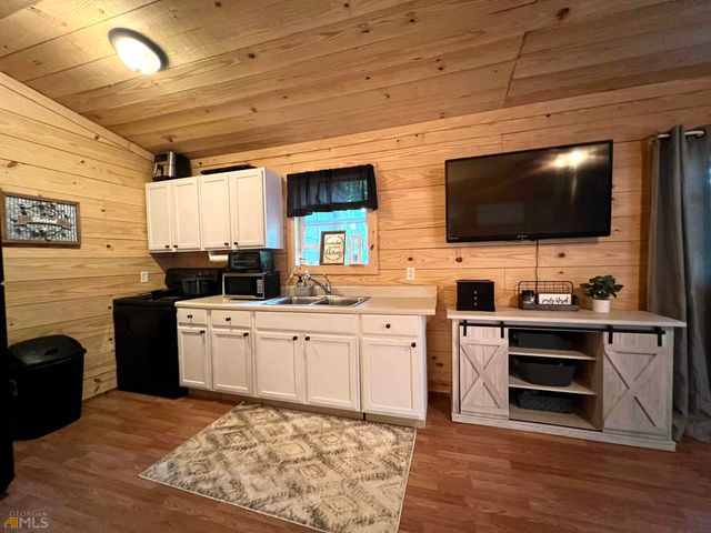 186 Holly Lane, Cleveland, GA 30528