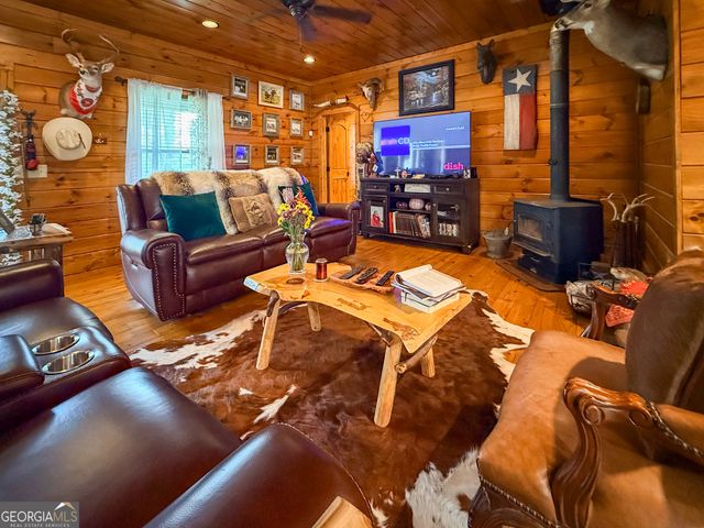 186 Holly Lane, Cleveland, GA 30528