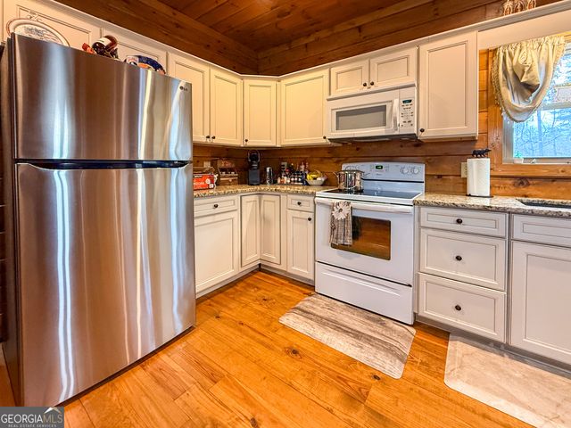 186 Holly Lane, Cleveland, GA 30528