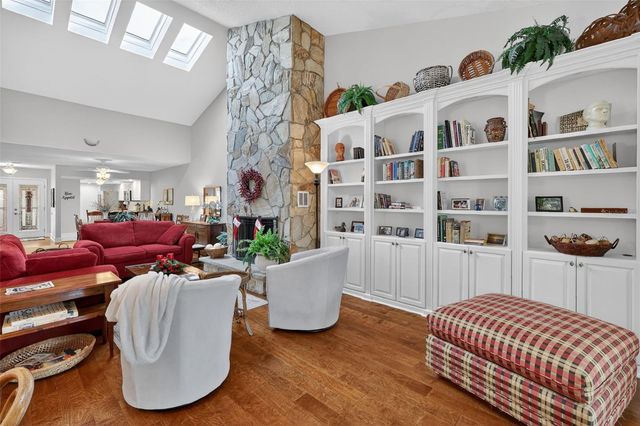 100 S TREMAIN STREET F1, Mount Dora, FL 32757