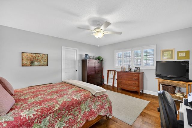 100 S TREMAIN STREET F1, Mount Dora, FL 32757