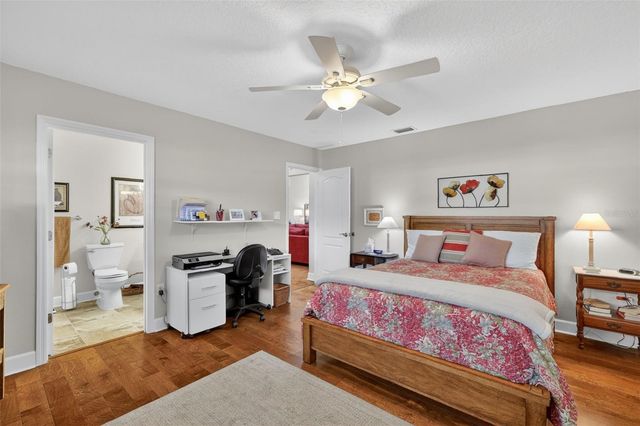 100 S TREMAIN STREET F1, Mount Dora, FL 32757