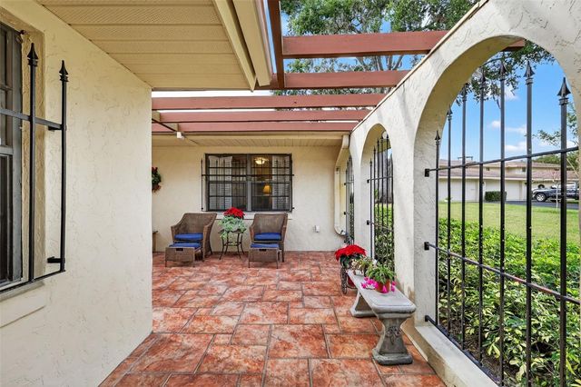 100 S TREMAIN STREET F1, Mount Dora, FL 32757