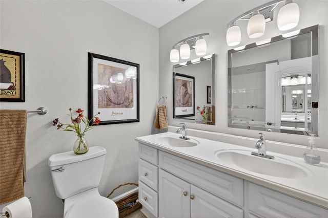 100 S TREMAIN STREET F1, Mount Dora, FL 32757