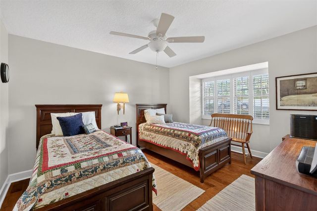 100 S TREMAIN STREET F1, Mount Dora, FL 32757