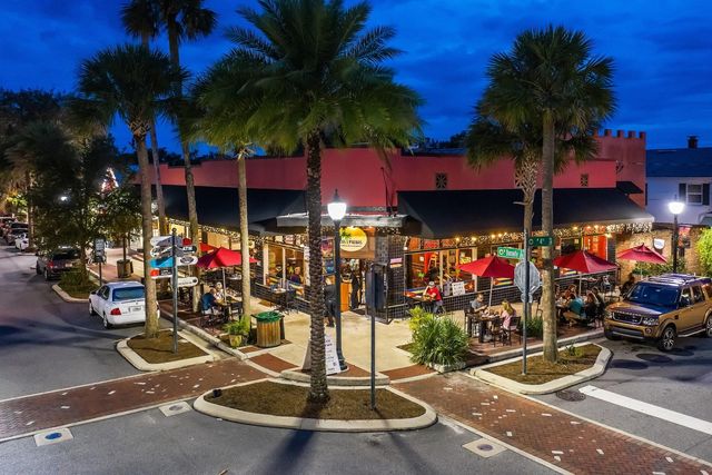 100 S TREMAIN STREET F1, Mount Dora, FL 32757