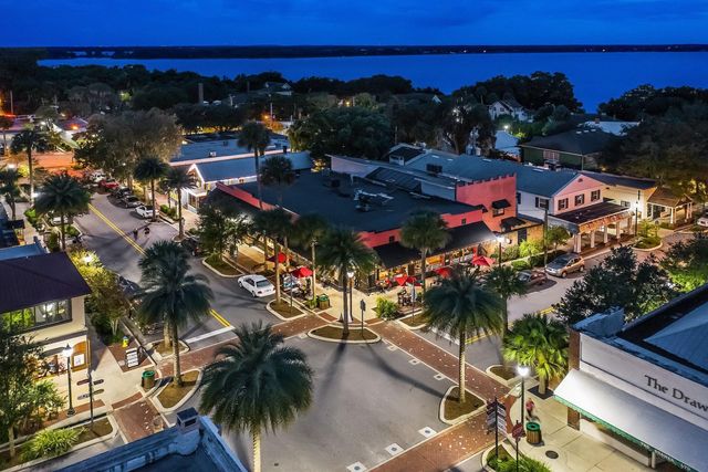 100 S TREMAIN STREET F1, Mount Dora, FL 32757