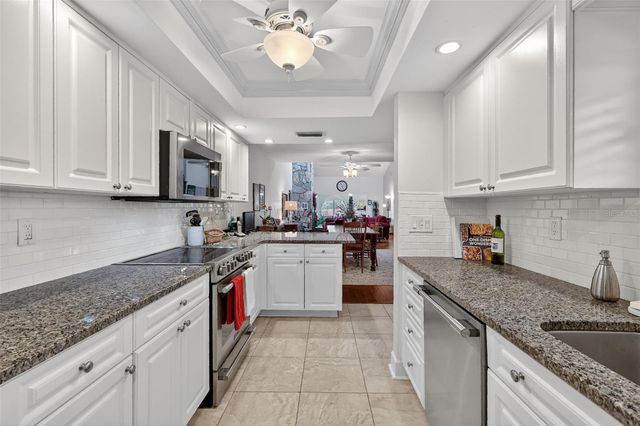 100 S TREMAIN STREET F1, Mount Dora, FL 32757