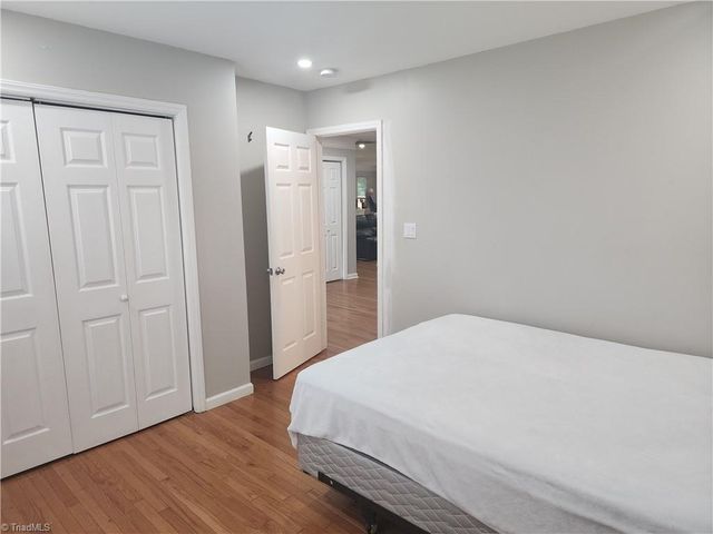 120 Oak Summit Road, Winston-salem, NC 27105