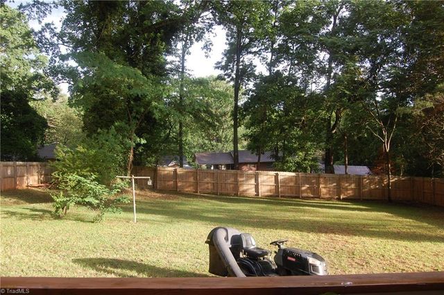 120 Oak Summit Road, Winston-salem, NC 27105