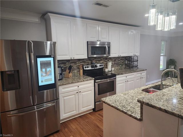 120 Oak Summit Road, Winston-salem, NC 27105