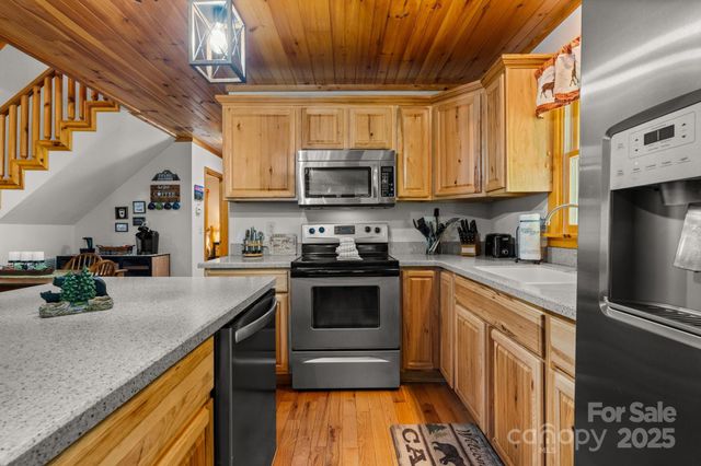 55 Kirkland Mountain Lane, Bryson City, NC 28713