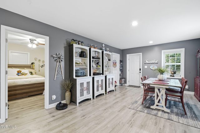 417 Hammond Avenue, Mount Carmel, TN 37645