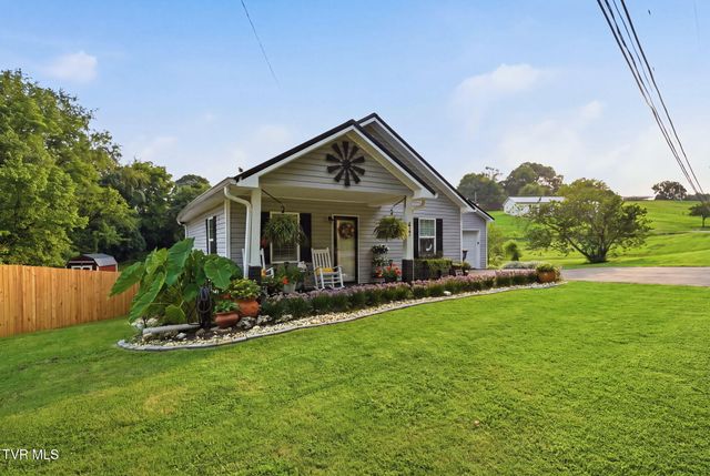 417 Hammond Avenue, Mount Carmel, TN 37645