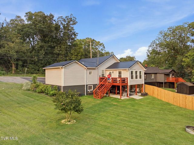 417 Hammond Avenue, Mount Carmel, TN 37645