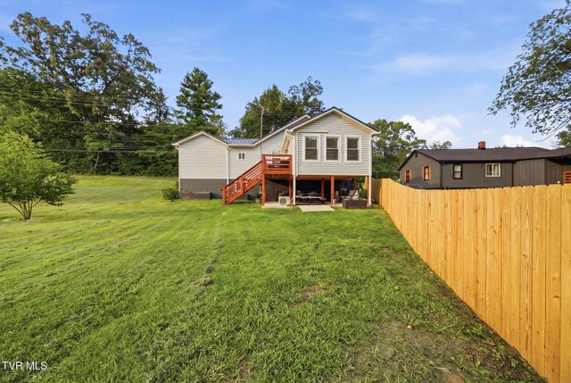 417 Hammond Avenue, Mount Carmel, TN 37645
