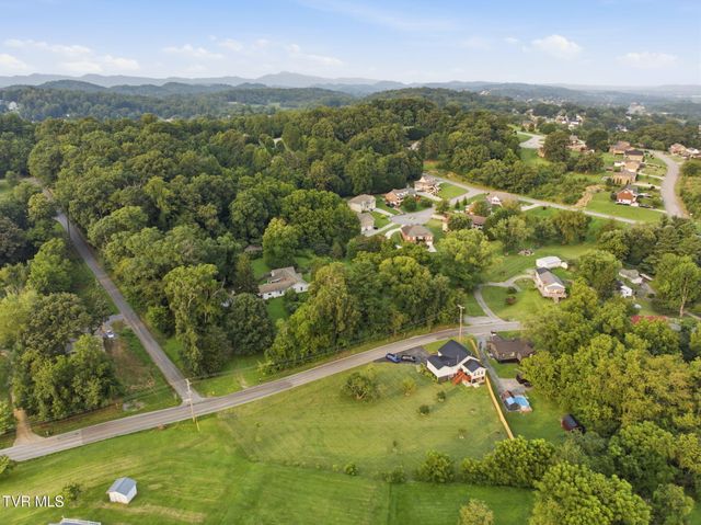 417 Hammond Avenue, Mount Carmel, TN 37645