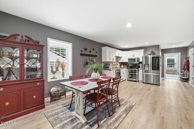 417 Hammond Avenue, Mount Carmel, TN 37645