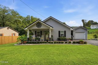 417 Hammond Avenue, Mount Carmel, TN 37645
