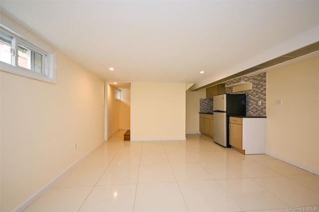 137-10 64th Road, Flushing, NY 11367