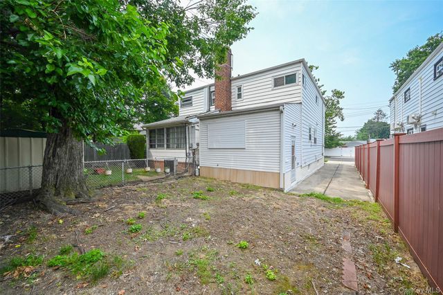 137-10 64th Road, Flushing, NY 11367
