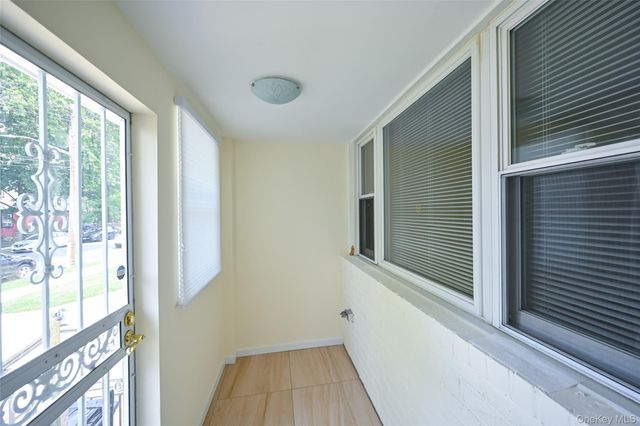 137-10 64th Road, Flushing, NY 11367
